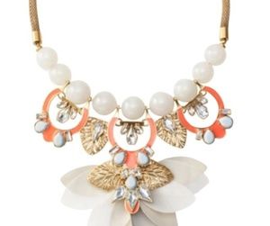 Stella & dot Riviera statement necklace